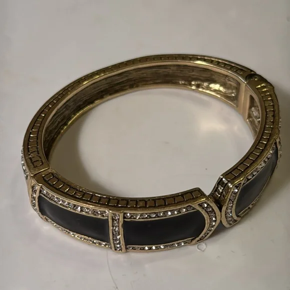 Heidi Daus Bangle Hinged Clamper Bracelet  Crystal & Black Enamel over Gold - Picture 7 of 9